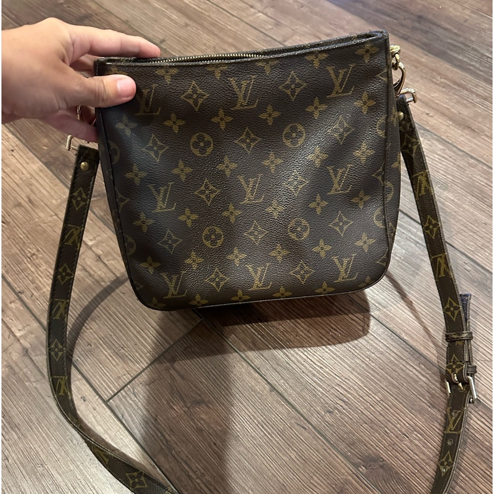 Authentic Louis Vuitton Looping mm